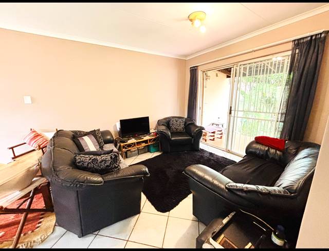 1 BEDROOM TOWNHOUSE FOR SALE IN MORELETA PARK